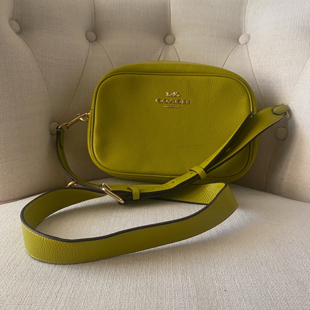 ❗️SOLD❗️Coach Jamie Camera Bag Chartreuse